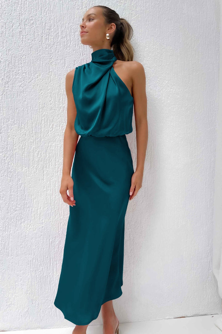 Elegante Vestito Lungo Autunnale in Raso con Attraente Scollo Halter Neck