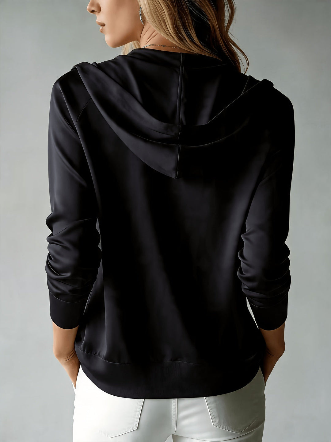 Noemi | Cardigan Nero con Cappuccio e Bottoni