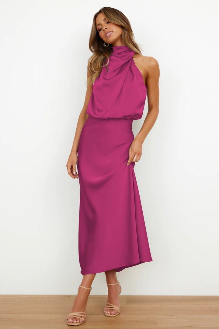 Elegante Vestito Lungo Autunnale in Raso con Attraente Scollo Halter Neck