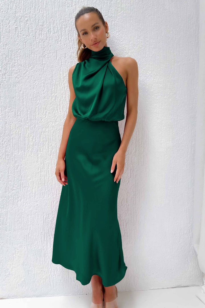 Elegante Vestito Lungo Autunnale in Raso con Attraente Scollo Halter Neck