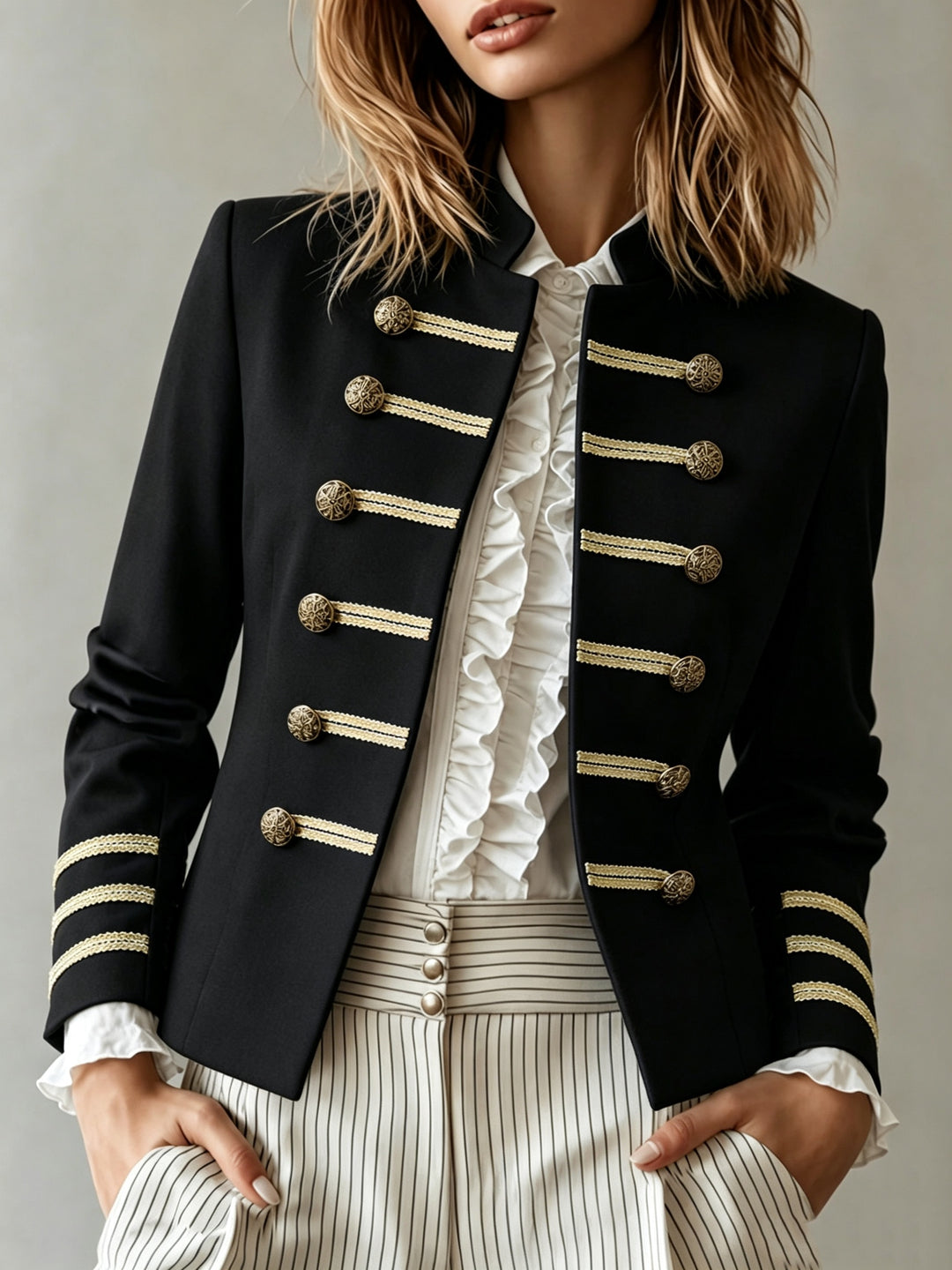 Cecilia | Blazer corto con collo alto