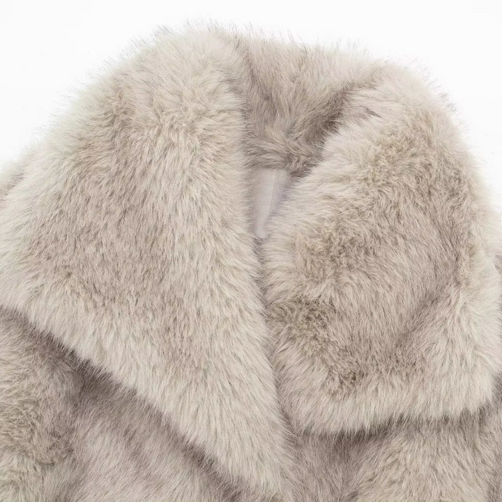 Iolanda | Cappotto in pelliccia sintetica