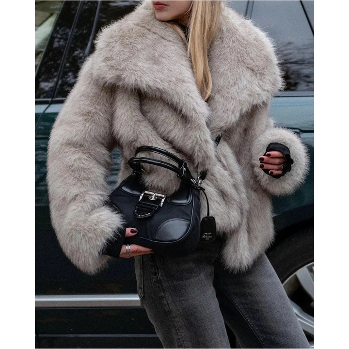Iolanda | Cappotto in pelliccia sintetica