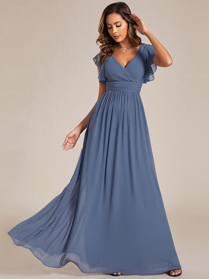Liliana | Abito da damigella in chiffon con maniche plissettate e scollatura sul retro