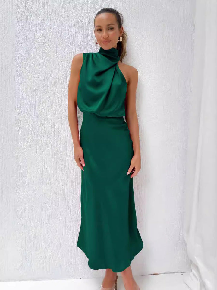 Elegante Vestito Lungo Autunnale in Raso con Attraente Scollo Halter Neck