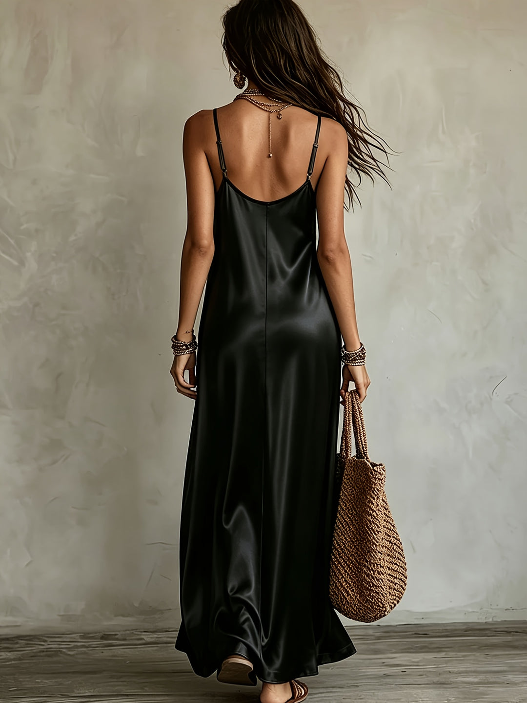 Beatrice | Abito in Raso con Scollo a V e Spalline Sottili