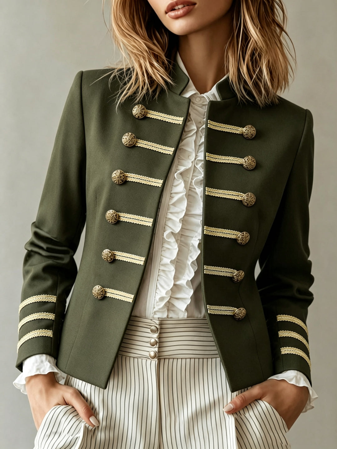 Cecilia | Blazer corto con collo alto